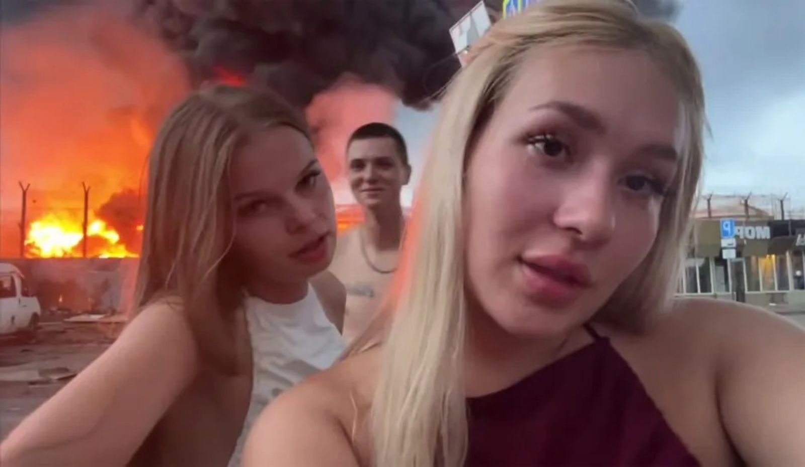 41J肉聲／戰鬥妹子太狂！背後烏克蘭攻擊俄國儲油槽爆炸　她們淡定拍抖音