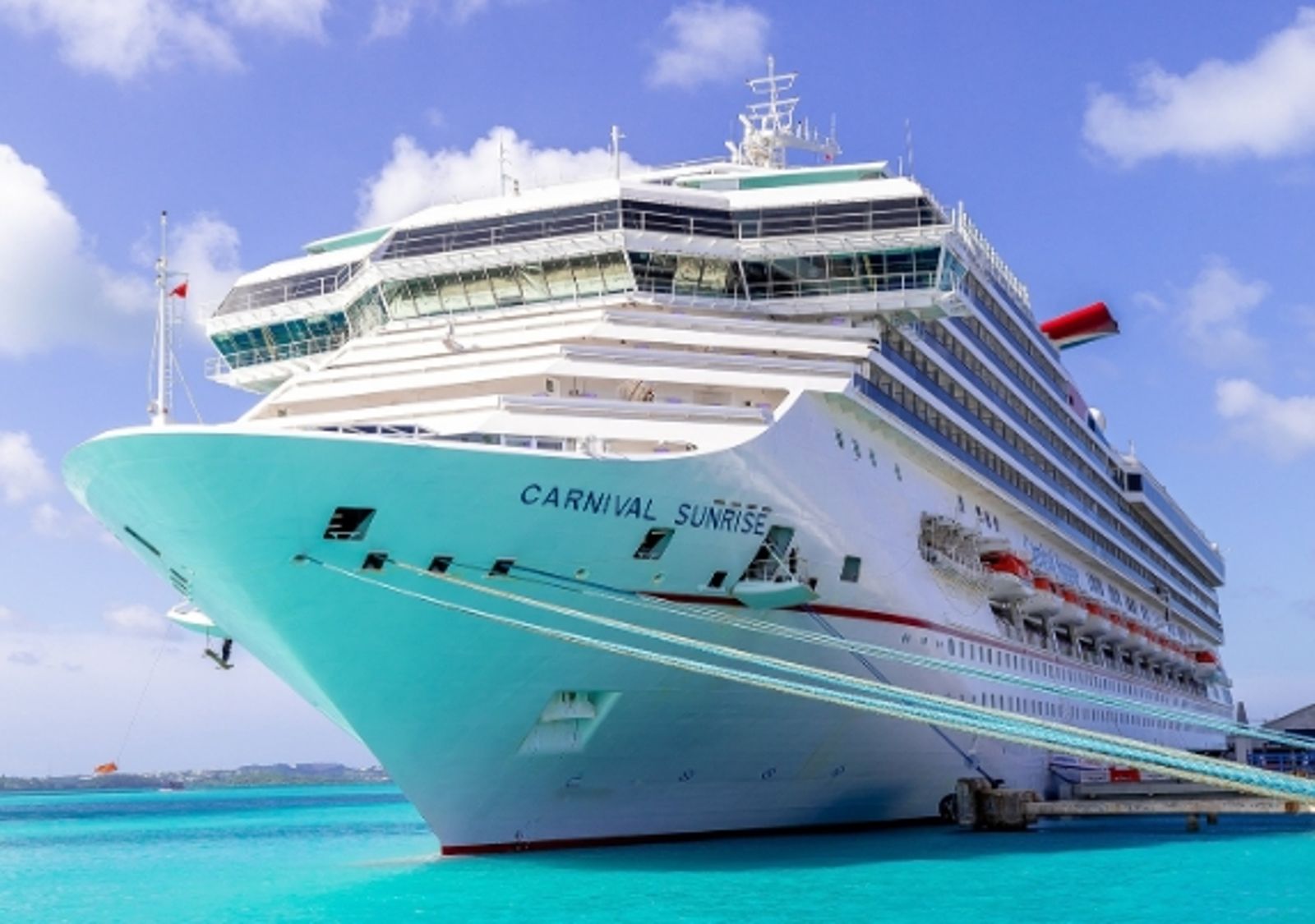 想和遊輪新歡男一夜情…開燈後驚見「中途換繼兄接著上」！尖叫逃出房外呼救