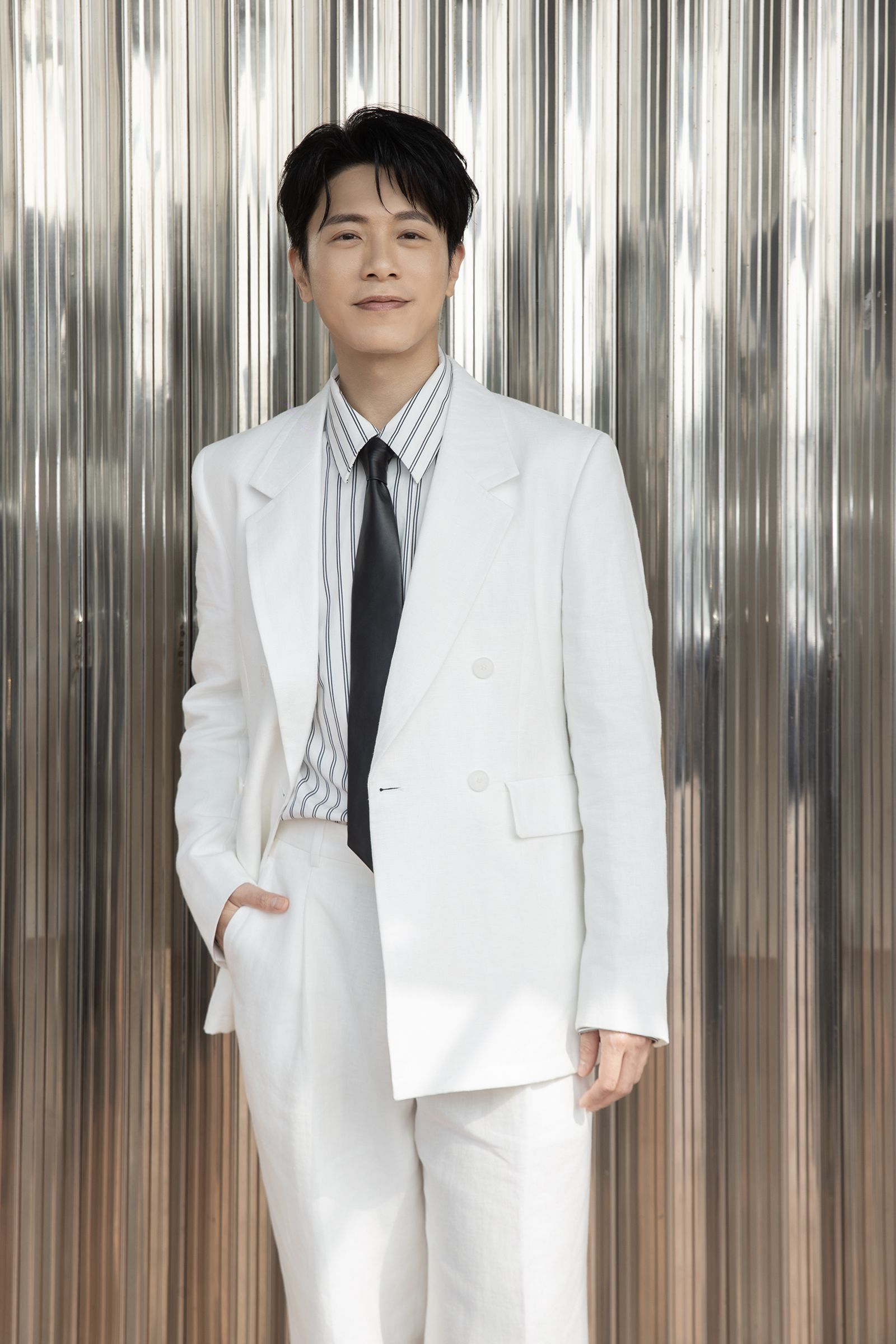 韋禮安新歌MV邀柯煒林和馬士媛演出。索尼音樂提供