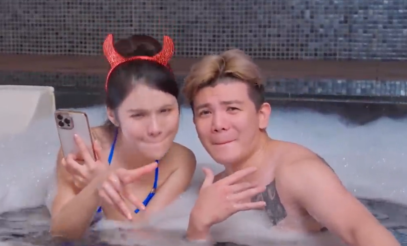 琳妲(左)和孫生(右)常被指有兄妹臉,兩人私交也頗好。翻攝「琳妲是0蛋」YouTube頻道