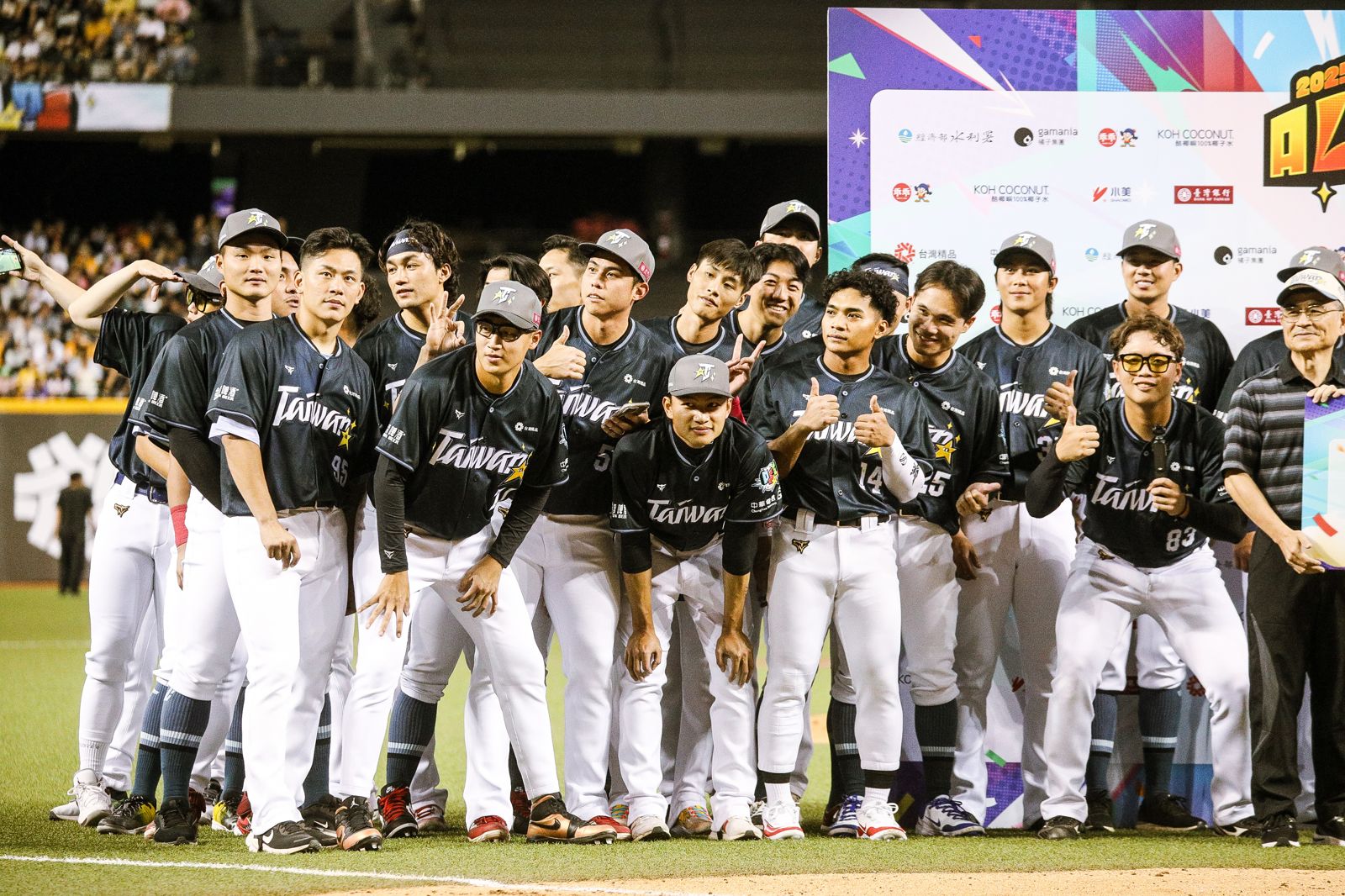 中國猛抄襲台灣職棒,就是再次證明,真正有生命力的棒球不在中國而在台灣。圖為2025台灣職棒明星對抗賽。攝影鄒保祥