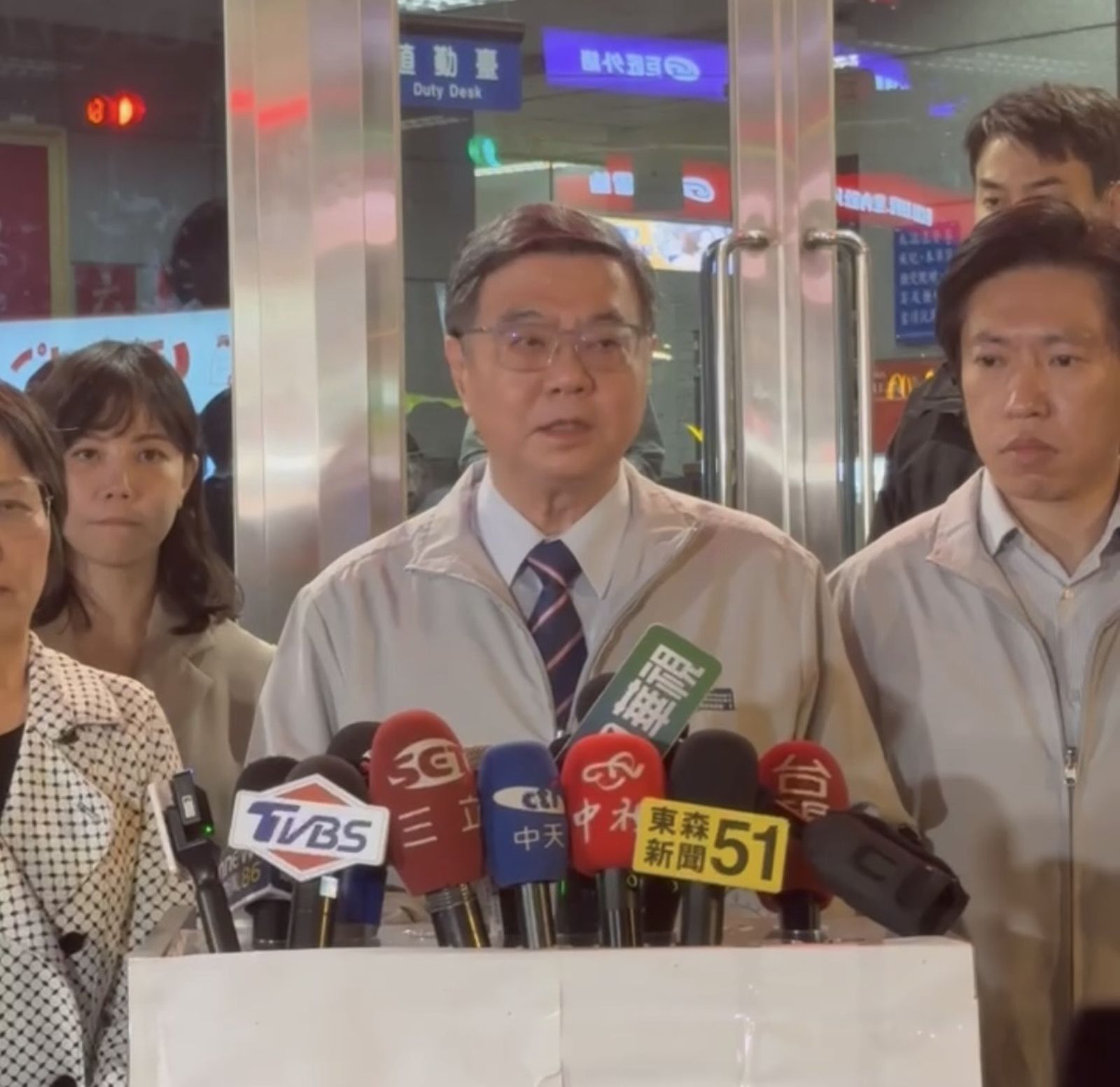 北車、中山站煙霧彈攻擊　卓榮泰：徹夜了解犯案動機