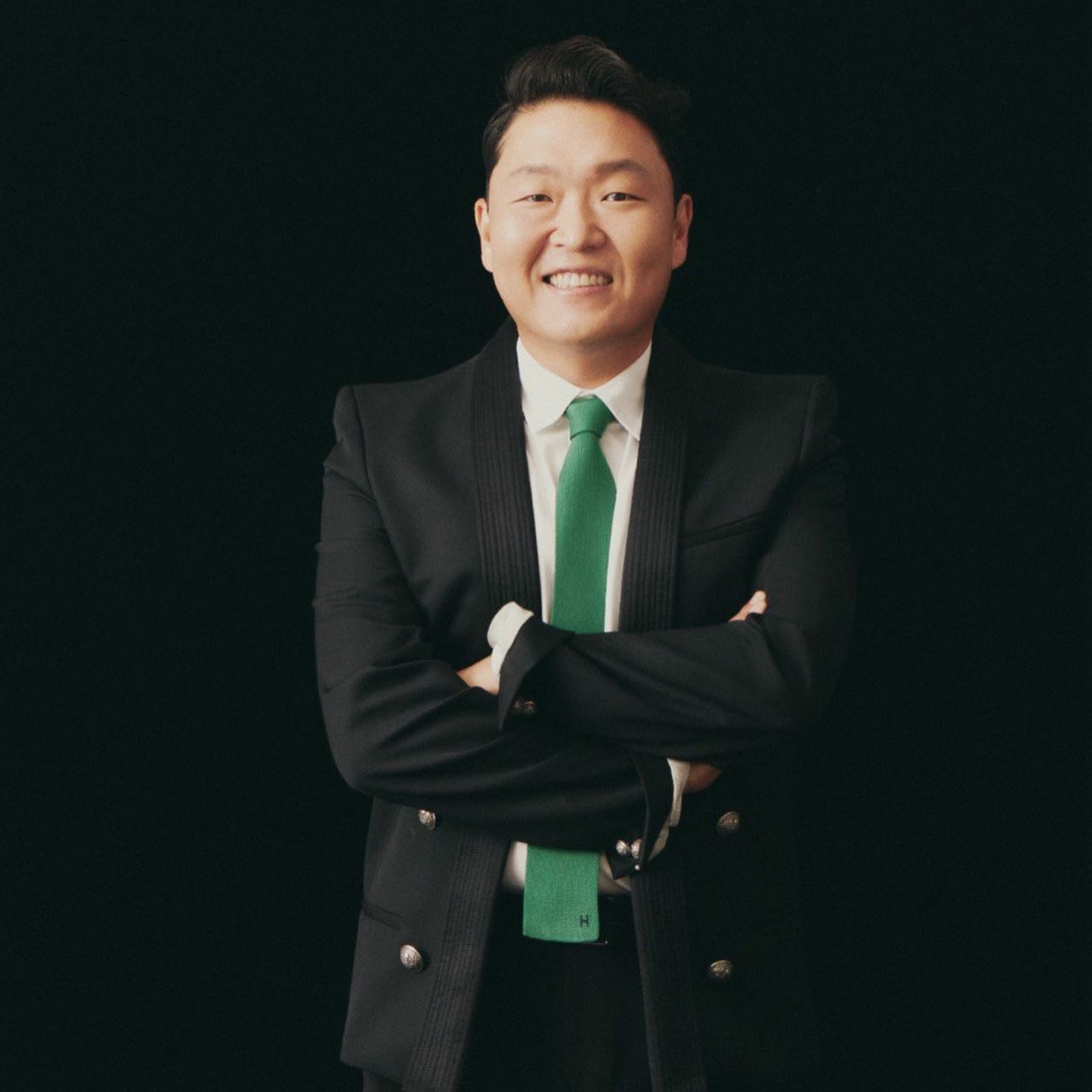 PSY很重視旗下第一組女團初訪寶島的一切行程。翻攝FB@PSY