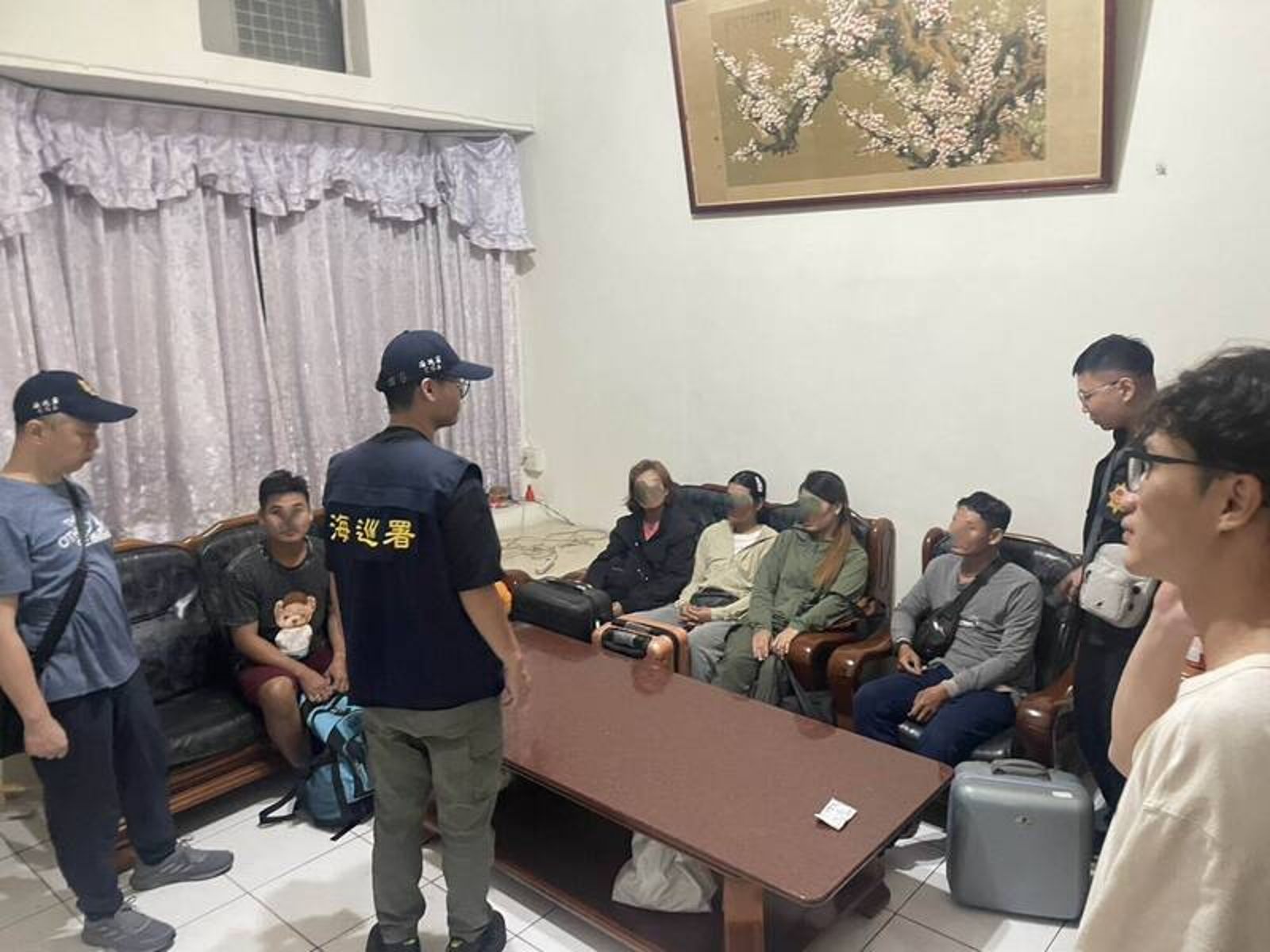 衰到爆!三對泰籍情侶檔戲水驚見海巡 棄車逃命48小時卻「因為它」全栽了