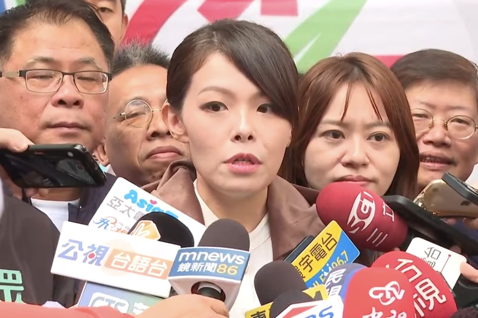 貪汙罪遭撤銷首現身　高虹安盼盡速復職：還沒討論是否回民眾黨