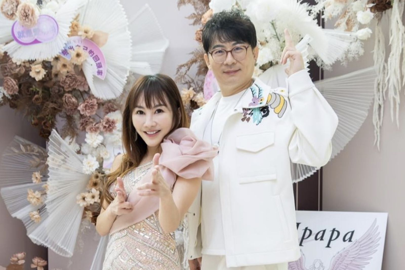 財富女神王宥忻閃電復婚就賺800萬　浪漫告白愛跟老公「下雨天一起濕身」