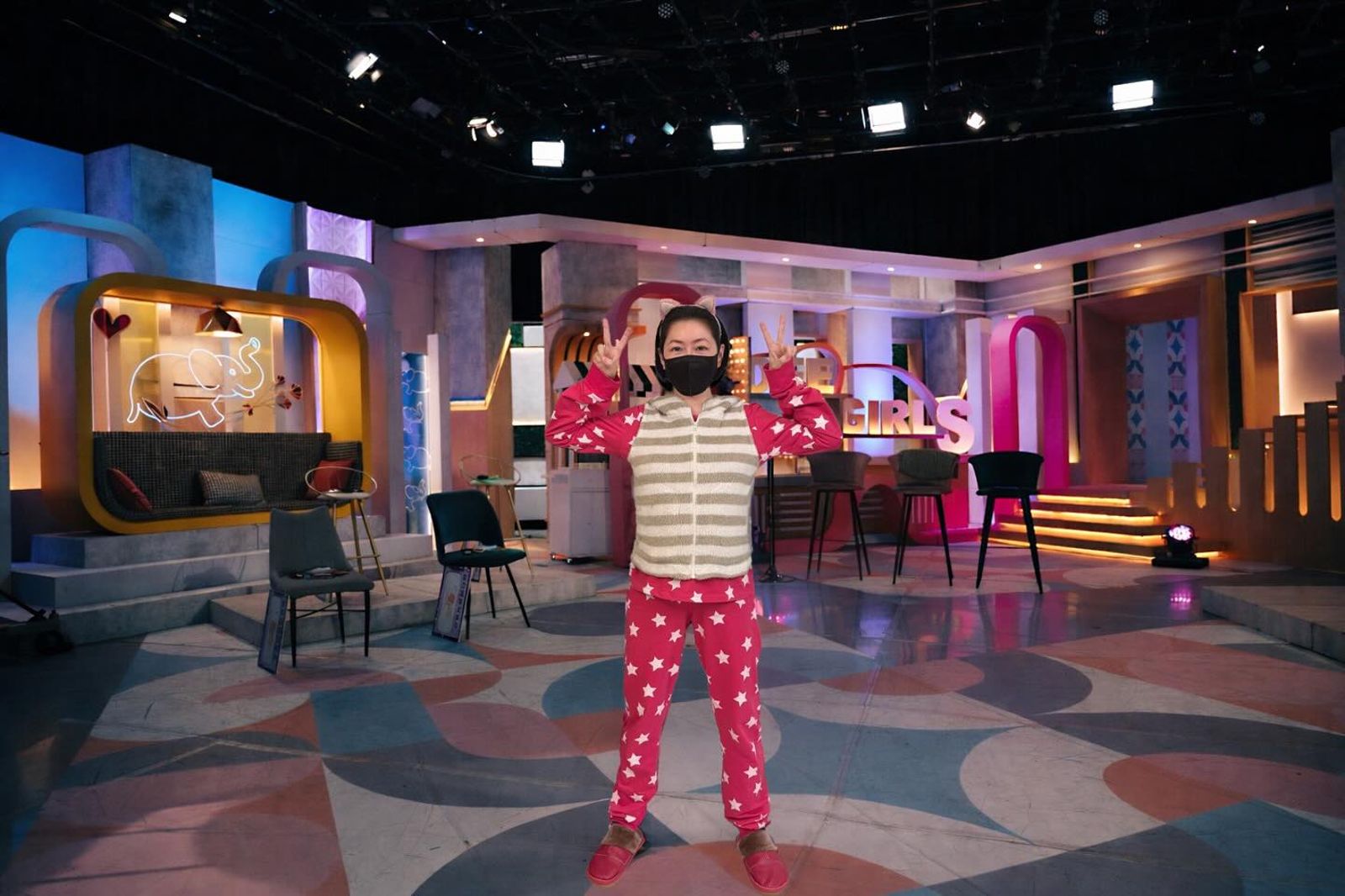 小S宣布復出的照片是合成的。翻攝小S臉書