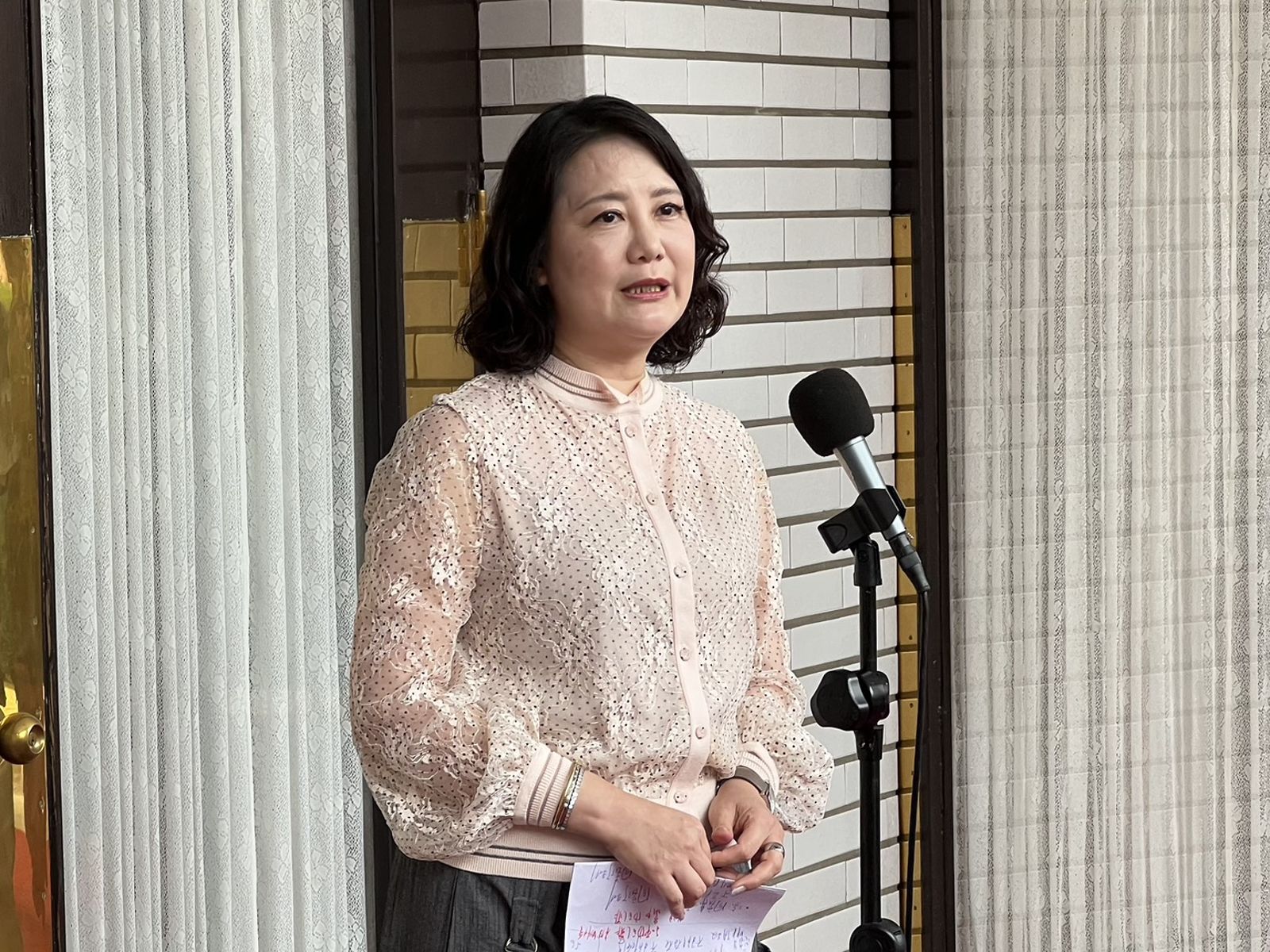 藍指普發現金是法律案　吳思瑤批：難道不是要舉債救罷免？