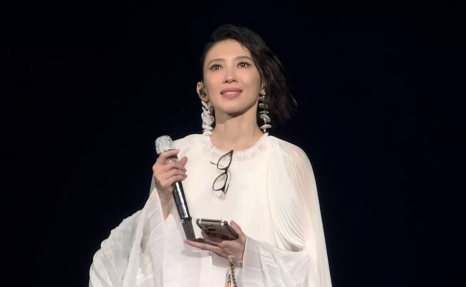 好誠實!戴佩妮哽咽攤牌 承認票房慘烈取消中國2場演唱會