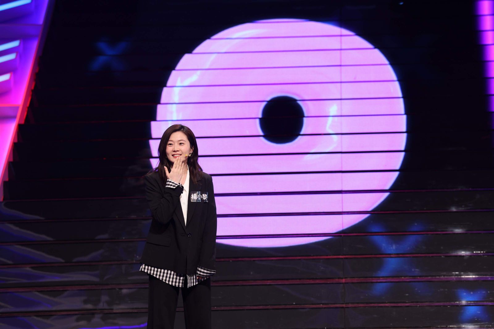 楊小黎承認高智商遺傳自爸爸。公視提供