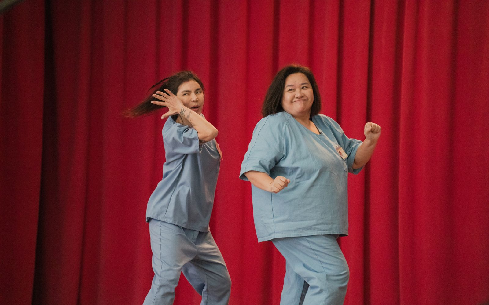 陳意涵脫衣搜身自虧小ㄋㄟㄋㄟ！　鍾欣凌「爆乳跳舞」曝安心亞睡姿竟這樣