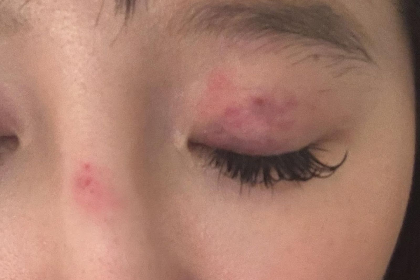 台灣女在英國遭圍毆！4白女「扯頭髮甩牆上」　司機乘客冷眼旁觀