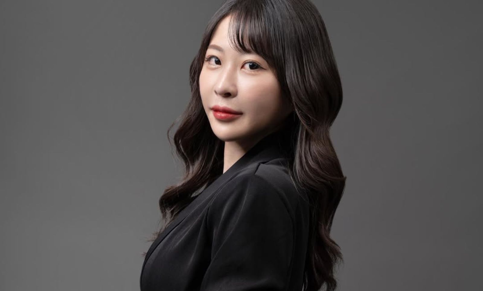 網紅「仙塔律師」涉詐騙！向粉絲道歉　親吐和集團關係內幕