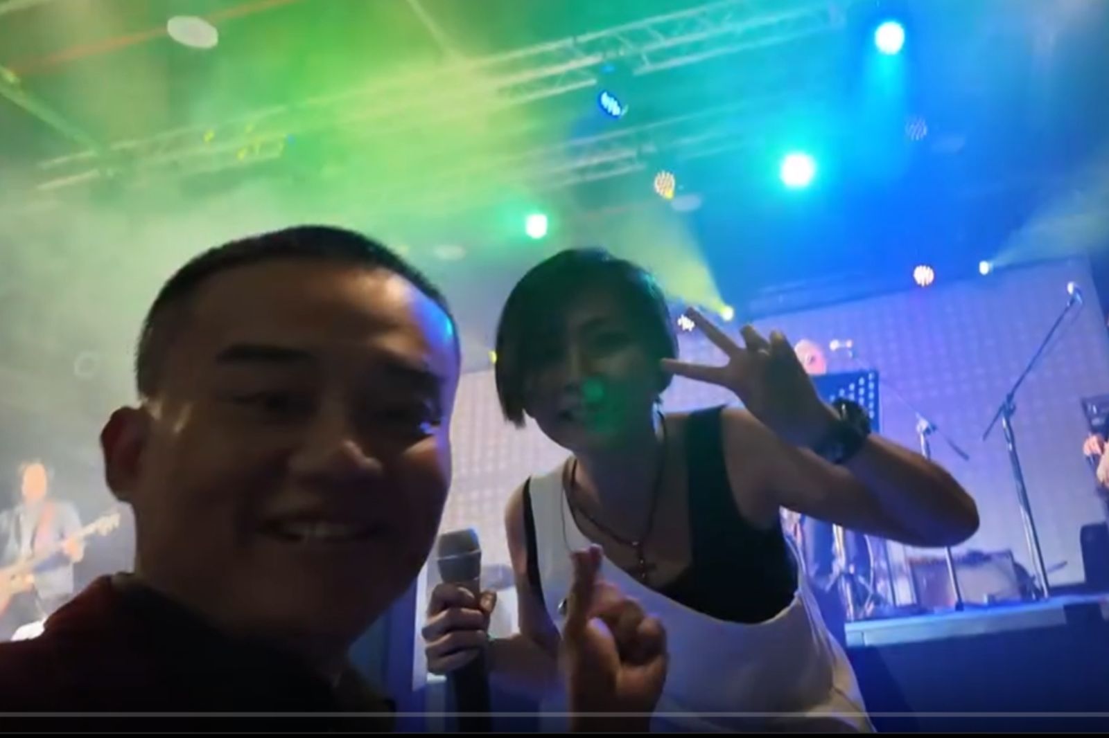 台灣作家達成「看完100場演唱會」爆紅　網尊稱「演唱會乾爹」：大巨蛋地基主