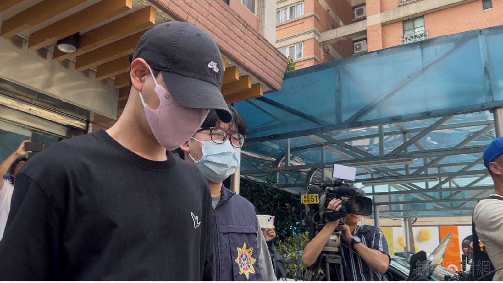 黃博石移送地檢署。呂健豪攝