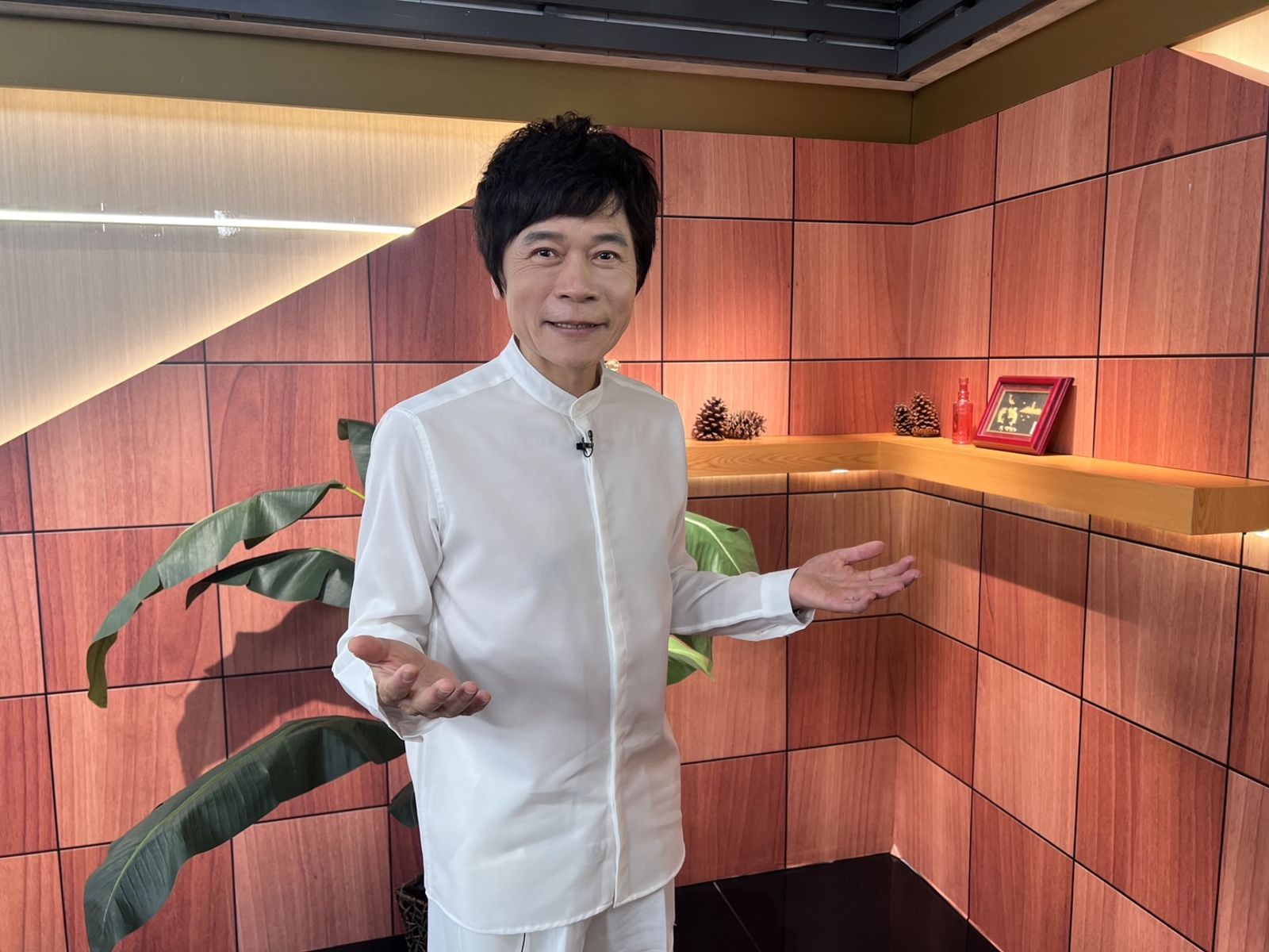 歌王昔遭黑道尋仇「耳朵差點被砍掉」 因愛美「無麻醉縫200針」復原狀況驚人