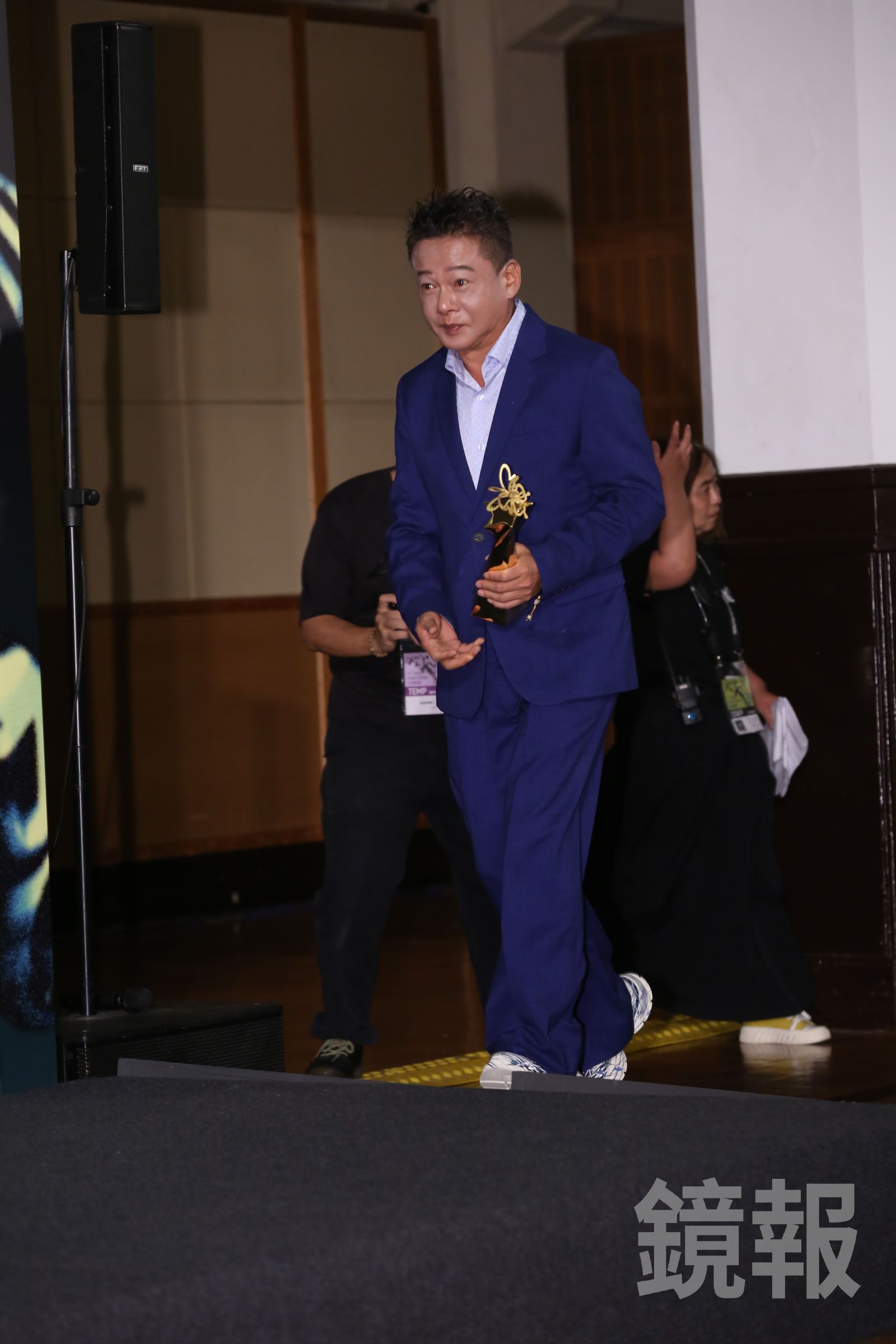 李康生自嘲「臥薪嘗膽」。攝影組拍攝