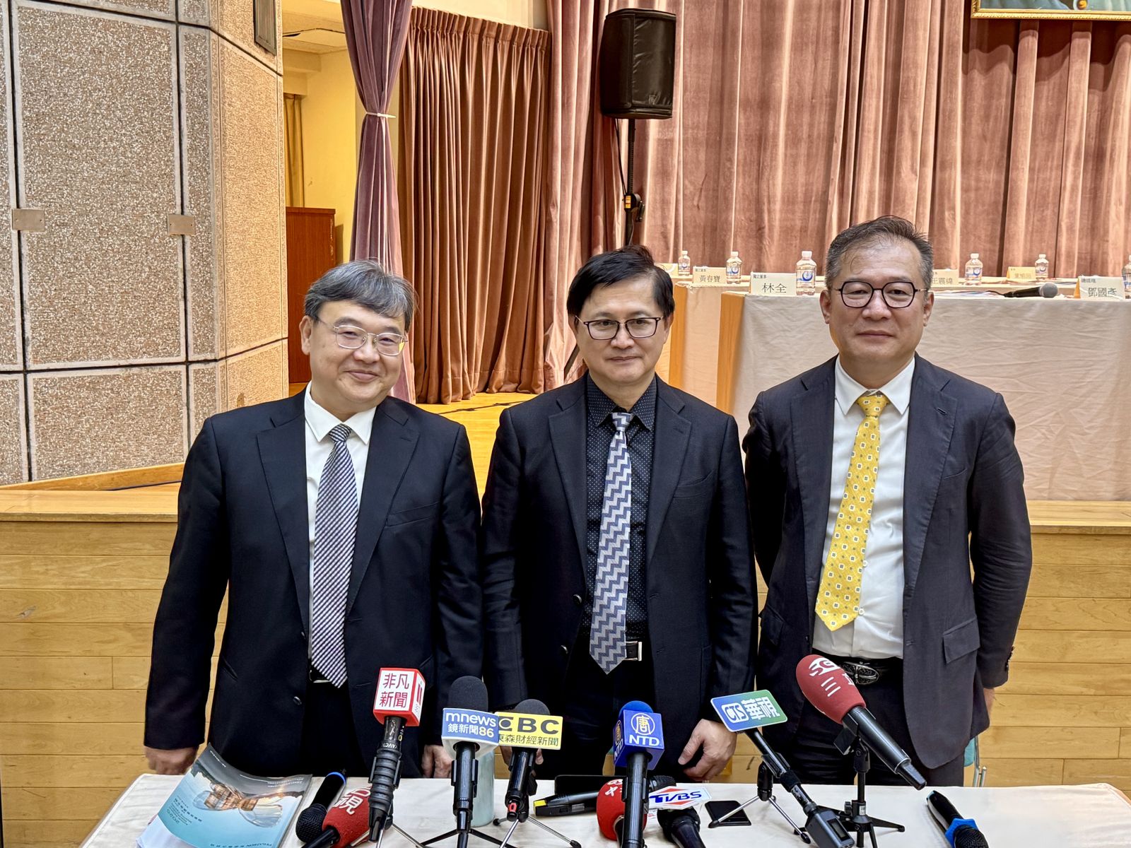 iPhone新機挺和碩擺脫黑暗 9月營收大增74%、重回千億元大關