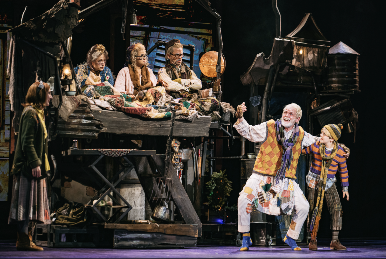 《巧克力冒險工廠》音樂劇將在今年聖誕為台北帶來最溫暖的想像力,邀請大小朋友一起重拾相信夢想的勇氣。華文環藝提供