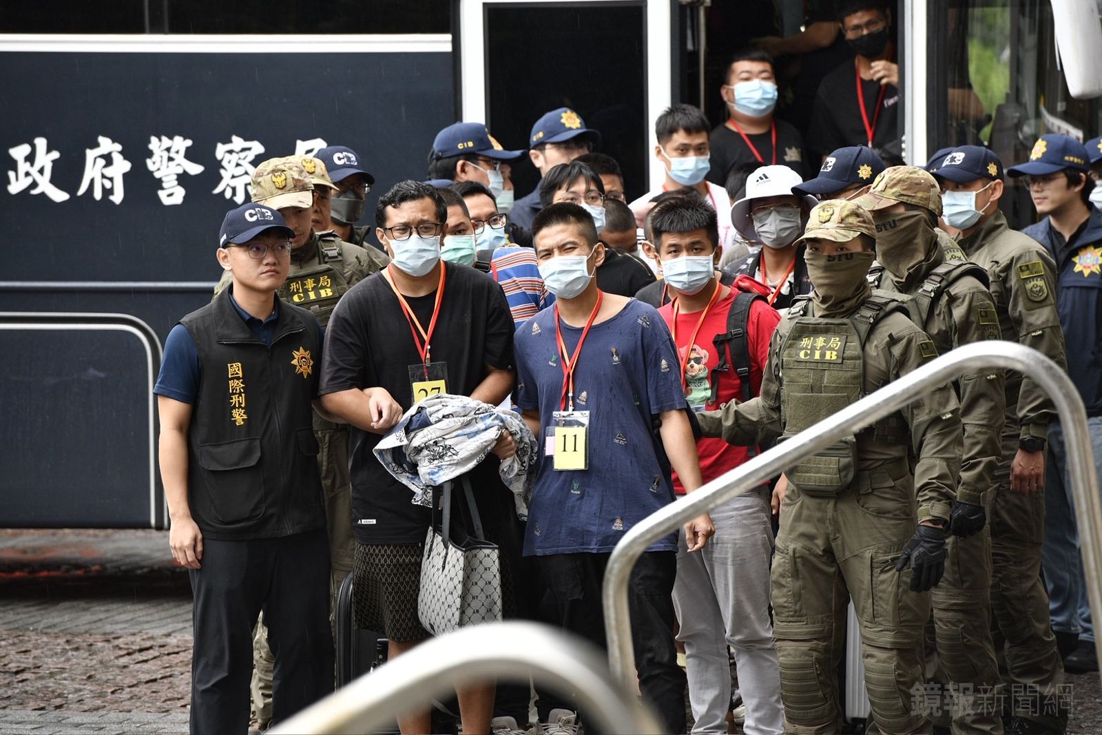 緬甸55名國人今晨抵台！4名重大通緝犯身份曝光　「7條通」詐欺首腦也現身