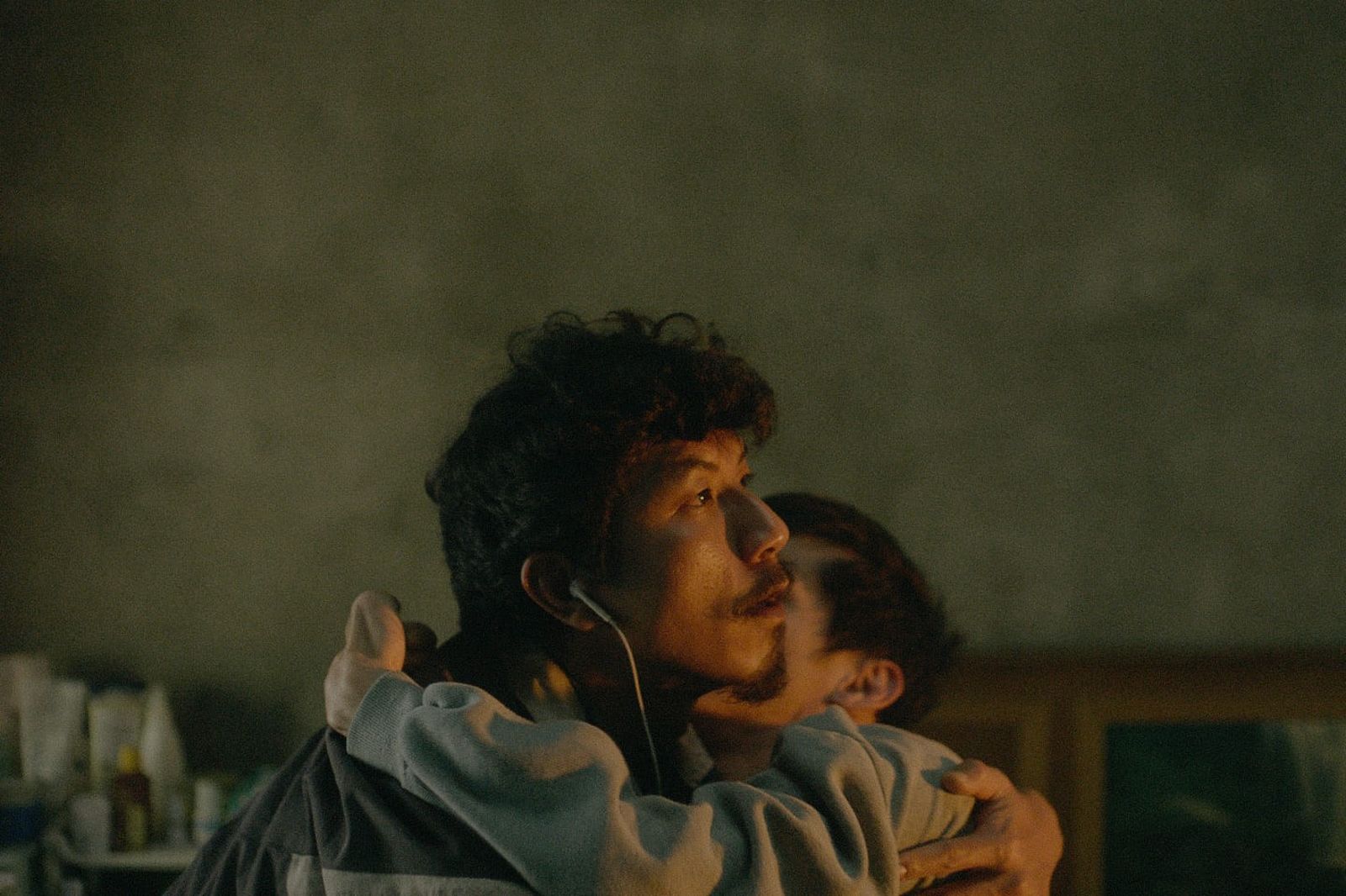 家人照護經驗啟發　《白衣蒼狗》揭偏鄉與移工困境巡演盼掀社會對話