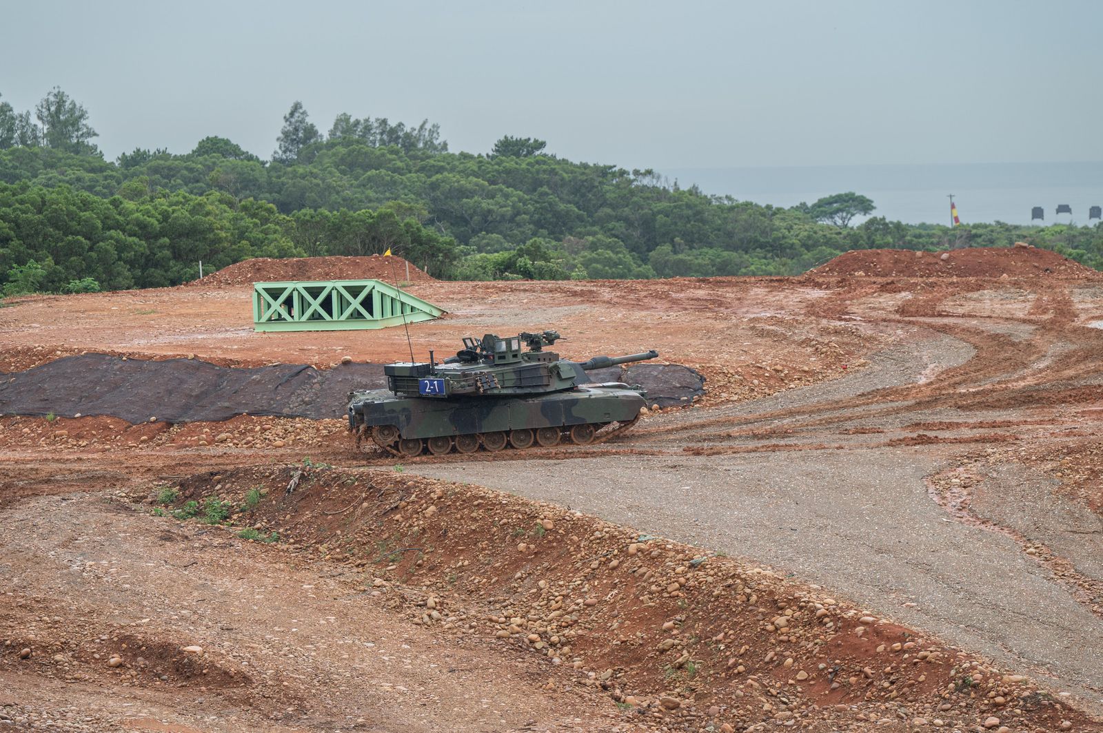 總統賴清德10日視導M1A2T新式戰車換裝訓練。（圖／總統府提供）