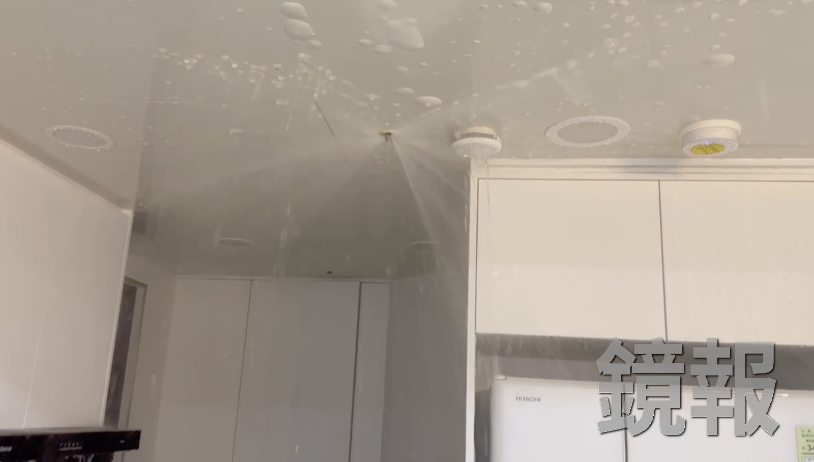 灑水頭爆裂噴灑近1個小時。圖/屋主提供