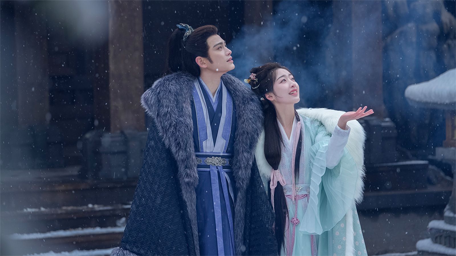 古裝男神「鴛鴦浴」熱吻小10歲女星　奪螢幕初吻不忘傳授「感情經驗」