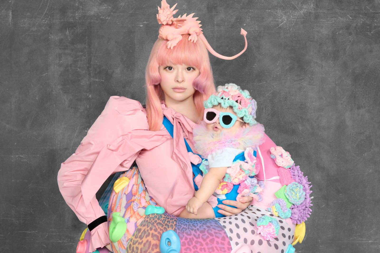 卡莉怪妞帶娃復出　萬人音樂祭壓軸登場加碼再報喜