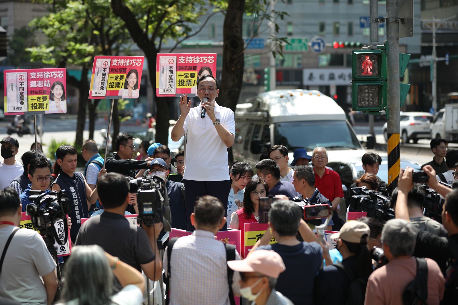 朱立倫宣稱身兼總統與民進黨主席的賴清德對台灣反對黨所做的一切,與希特勒1939年所為如出一轍。鄒保祥攝
