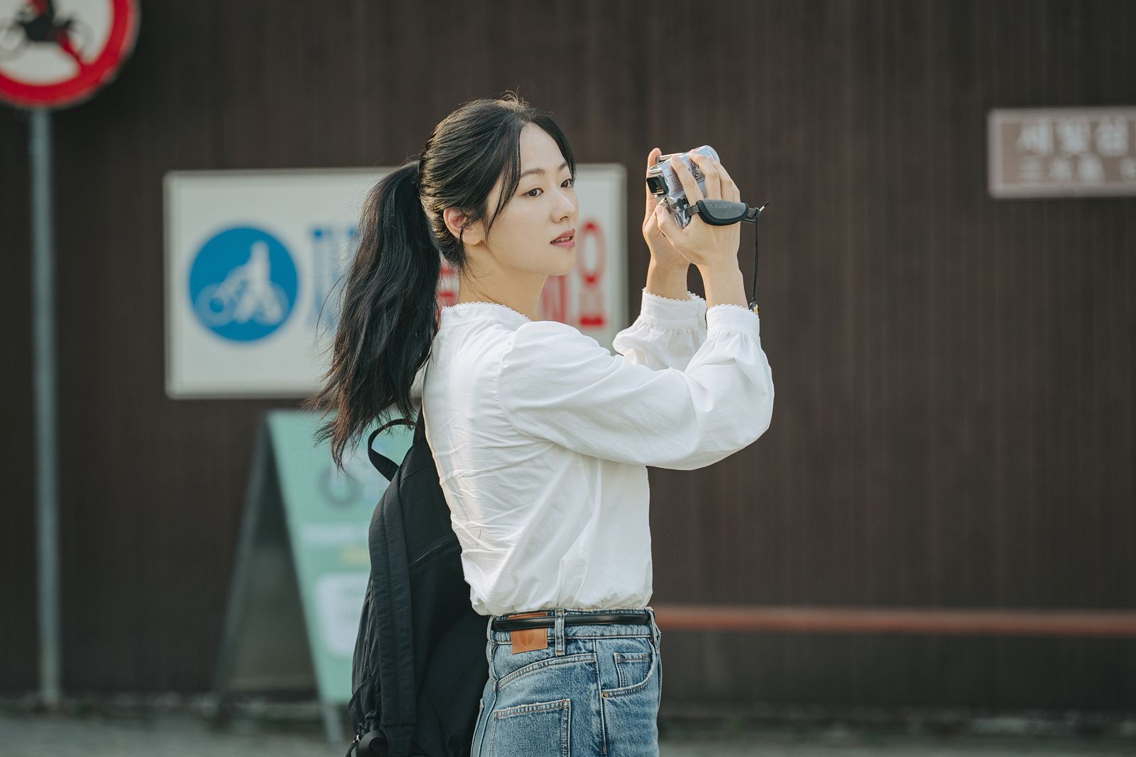 全余贇劇中飾演患有絕症的演員。Disney+提供