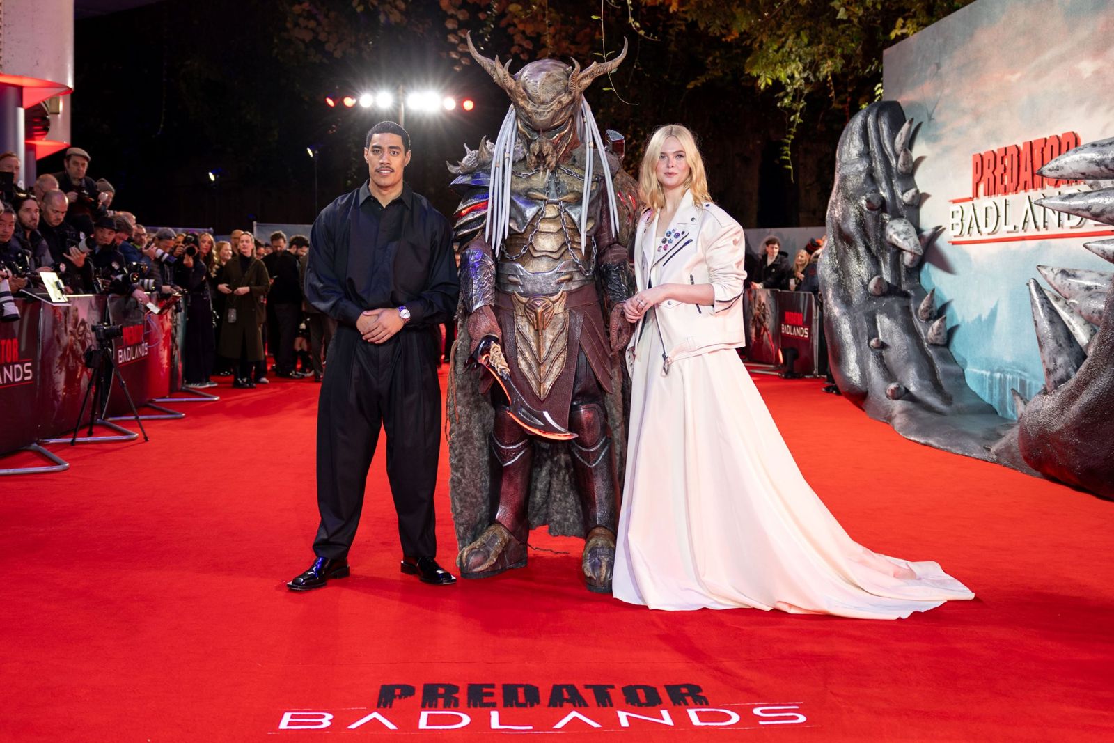 《終極戰士:殺戮星球》艾兒芬妮仙氣亮相 曝聯動《異形》揭生化人情感之謎