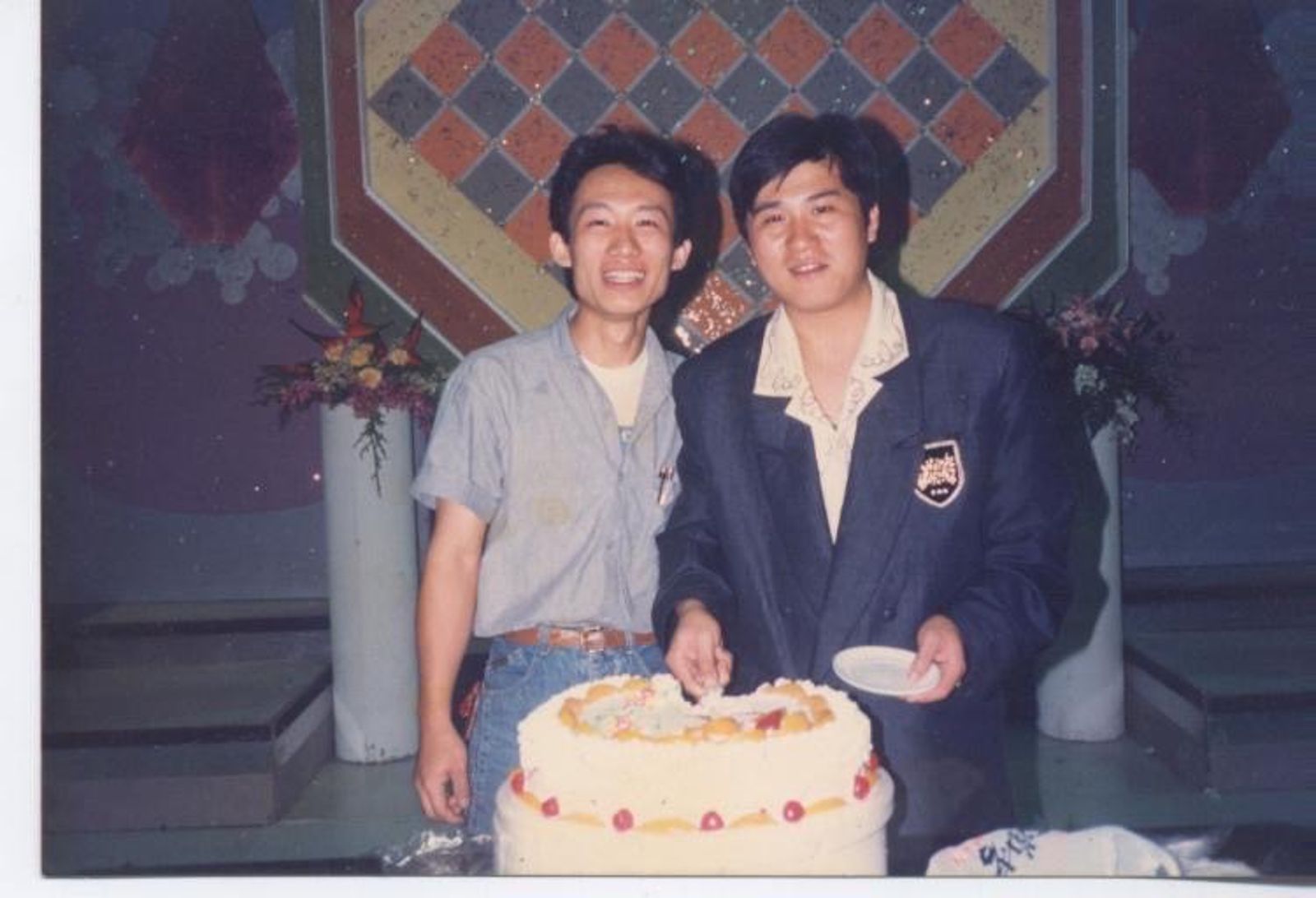 郭子乾(左)與胡瓜民國77年的合照。郭子乾提供