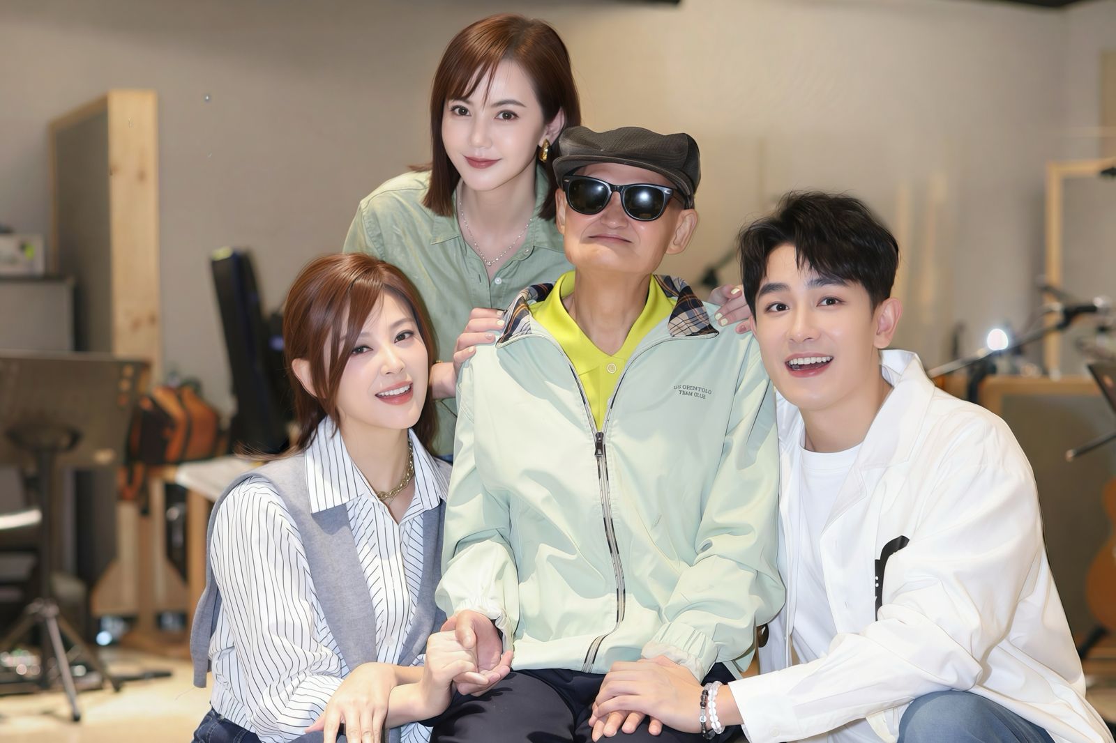 方馨(左起)、簡沛恩、李炳輝、陳謙文練唱合體。圖/葡萄長文創工作室