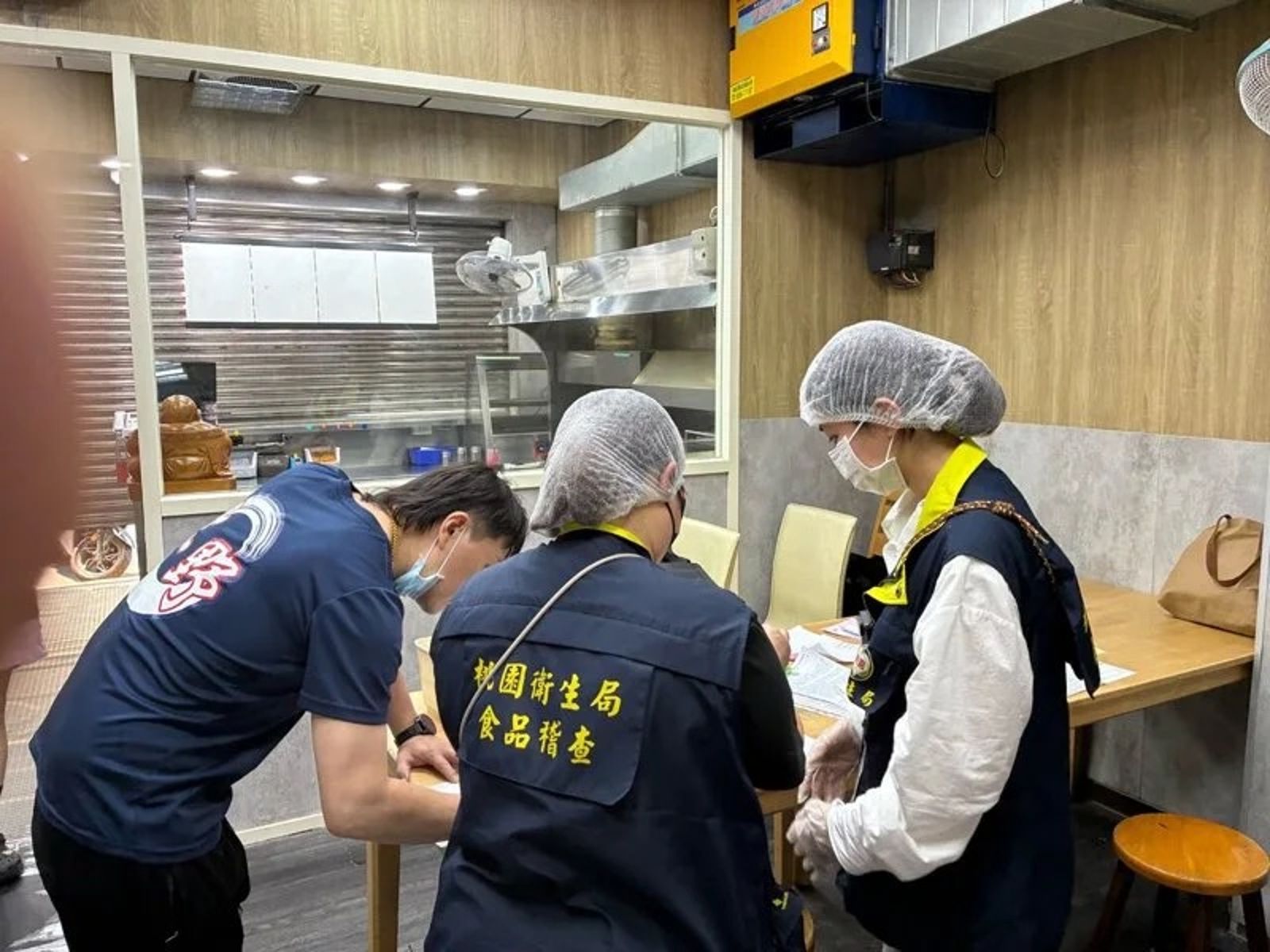 桃園內壢「上野烤肉飯」疑釀中毒 38人慘中招