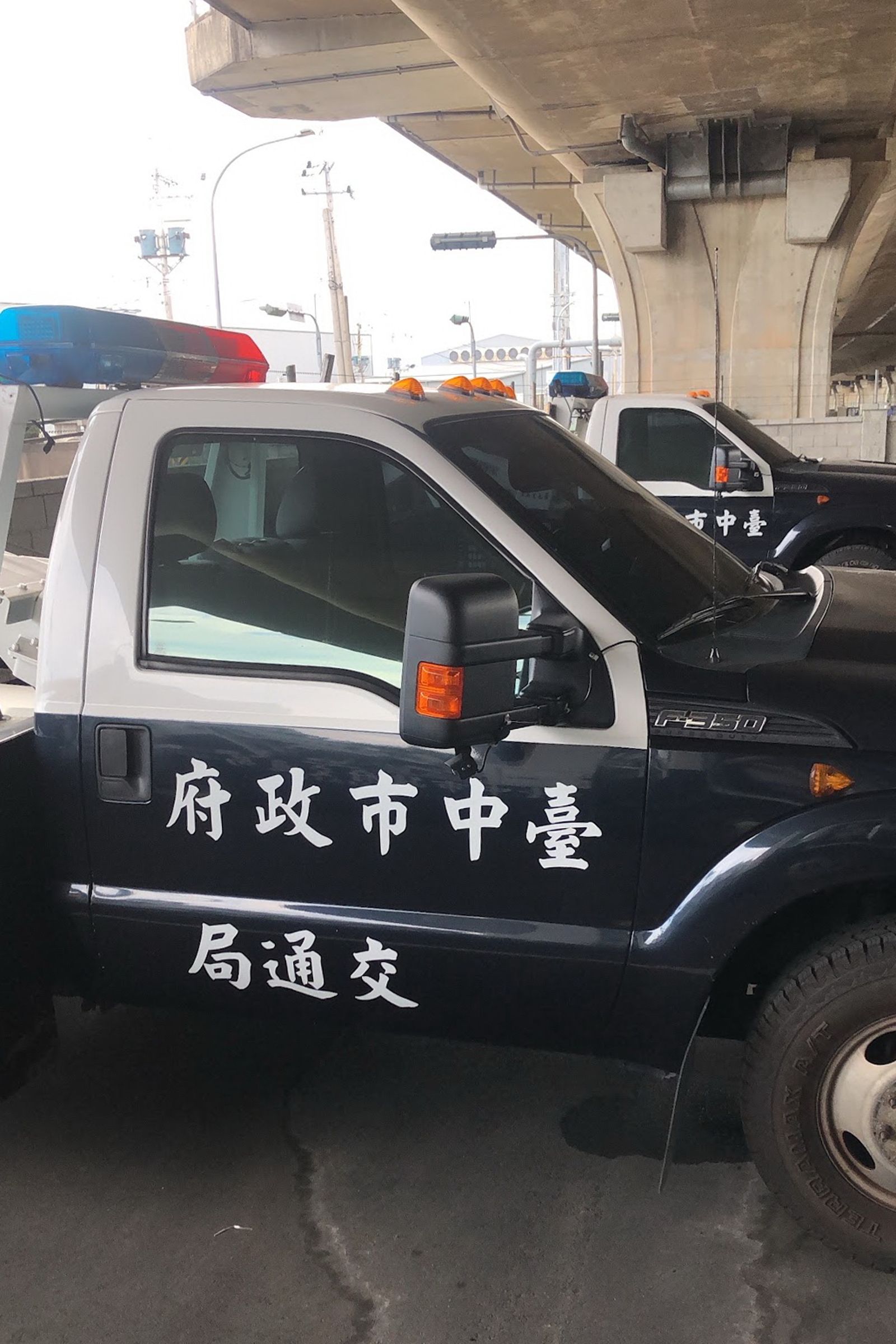 對於員警執勤疏失,交通大隊將進行內部檢討與究責。圖/翻攝畫面