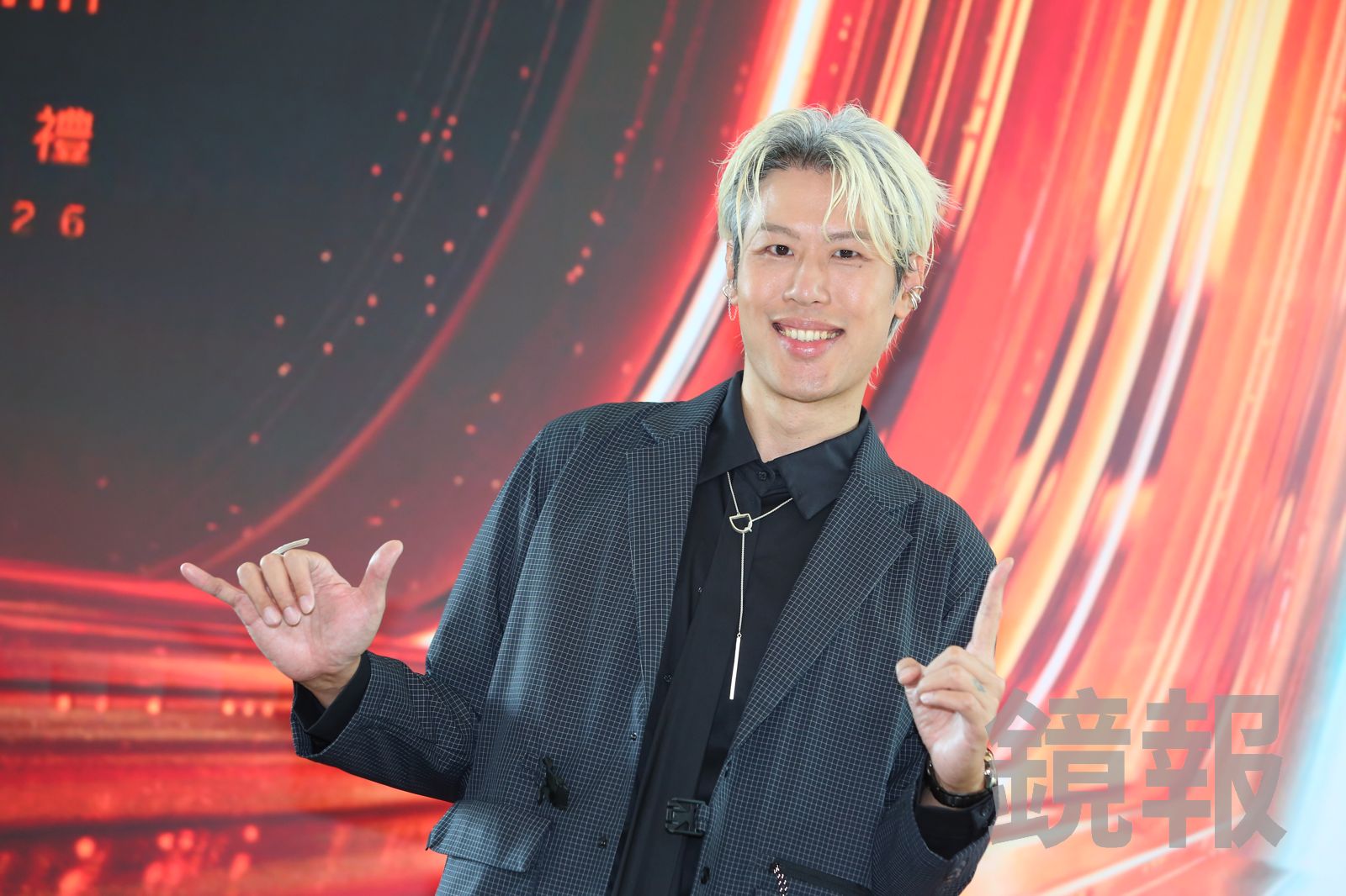 金鐘主持七夕吐心酸「1週賺900被分手」 搭檔送祝福他一看吐槽「是假面朋友」