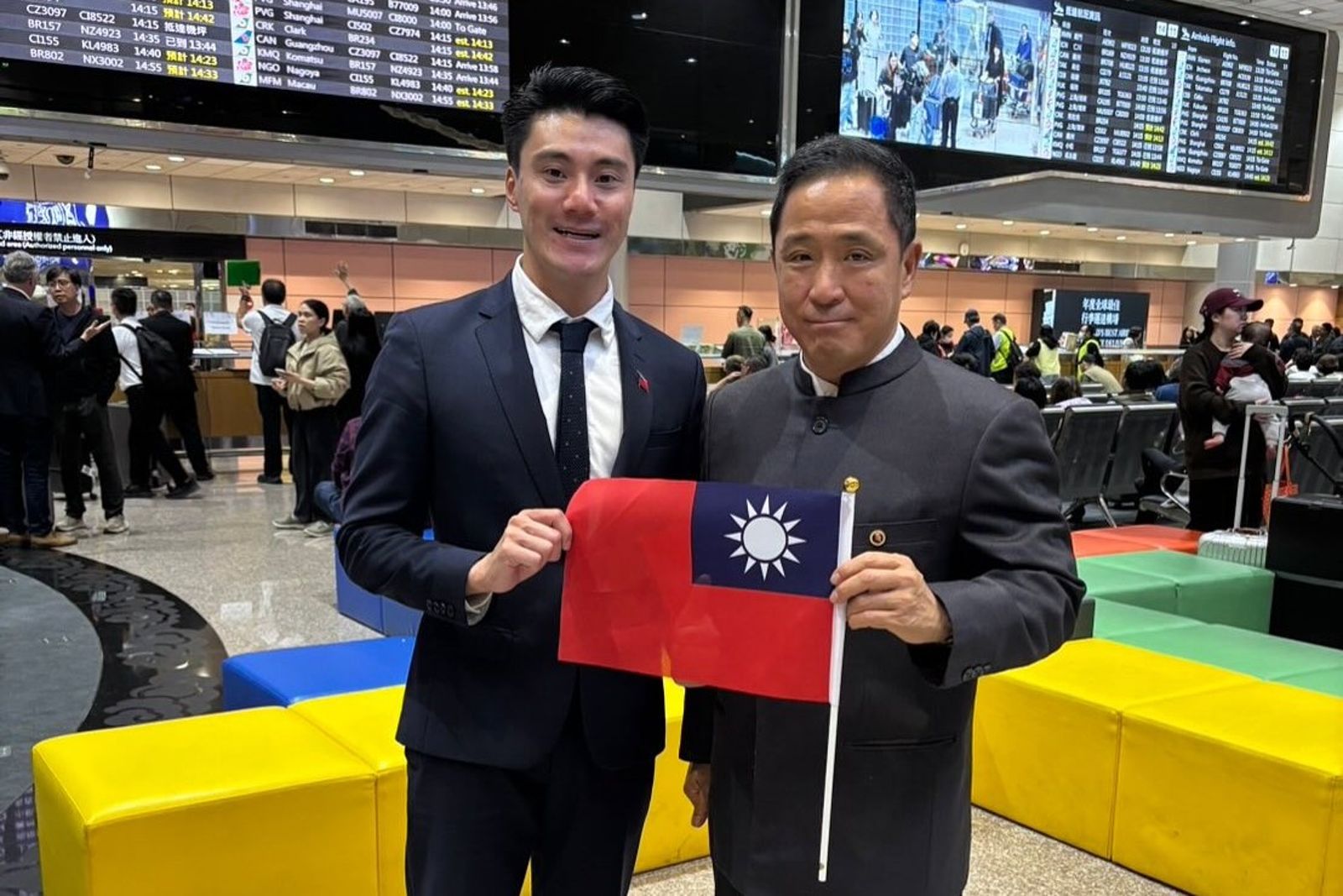 國民黨青年要求鄭麗文道歉　洪秀柱乾女兒反嗆：想用政治鬧劇墊高聲量選議員