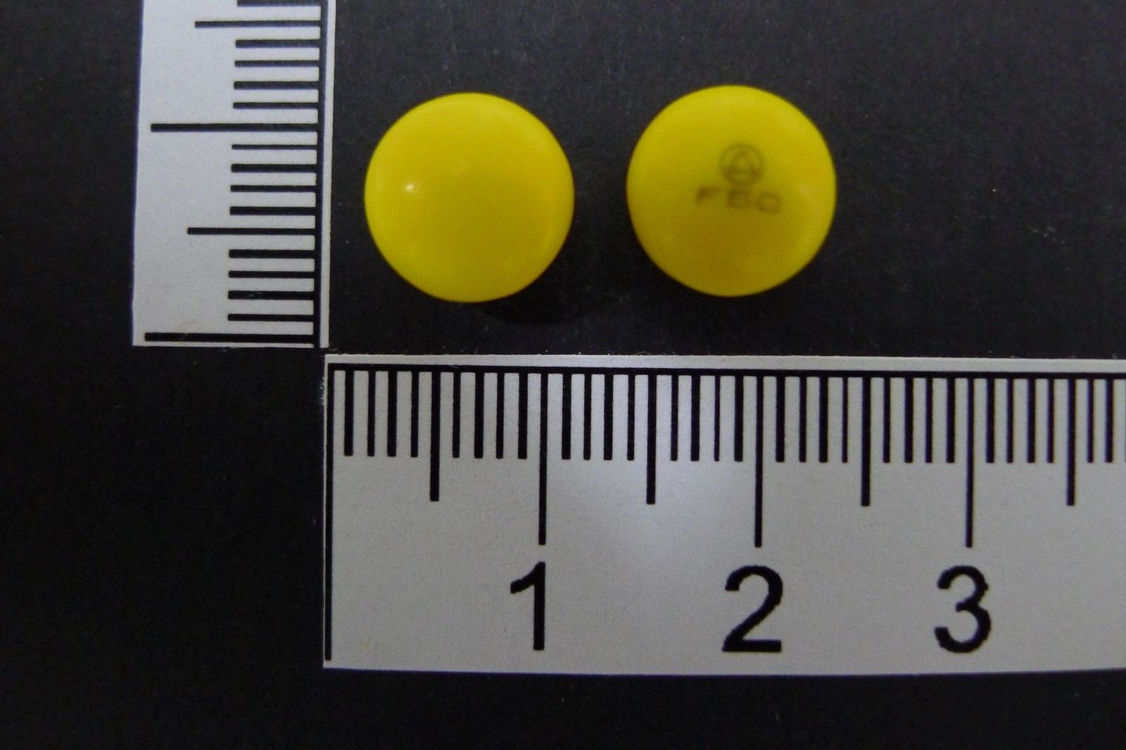 赴日狂掃B12保健品！醫師警告：一顆就超標150倍、罹癌風險增3倍