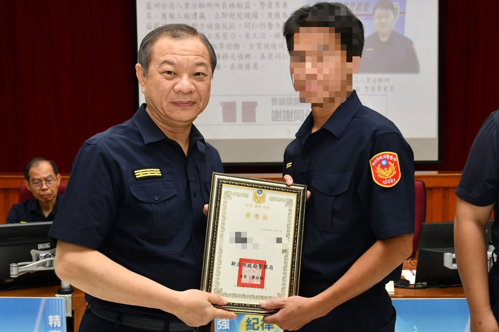 汐止所長酒後失控!性騷警友站長小姨子「強抱咬手臂」 現場照片成鐵證