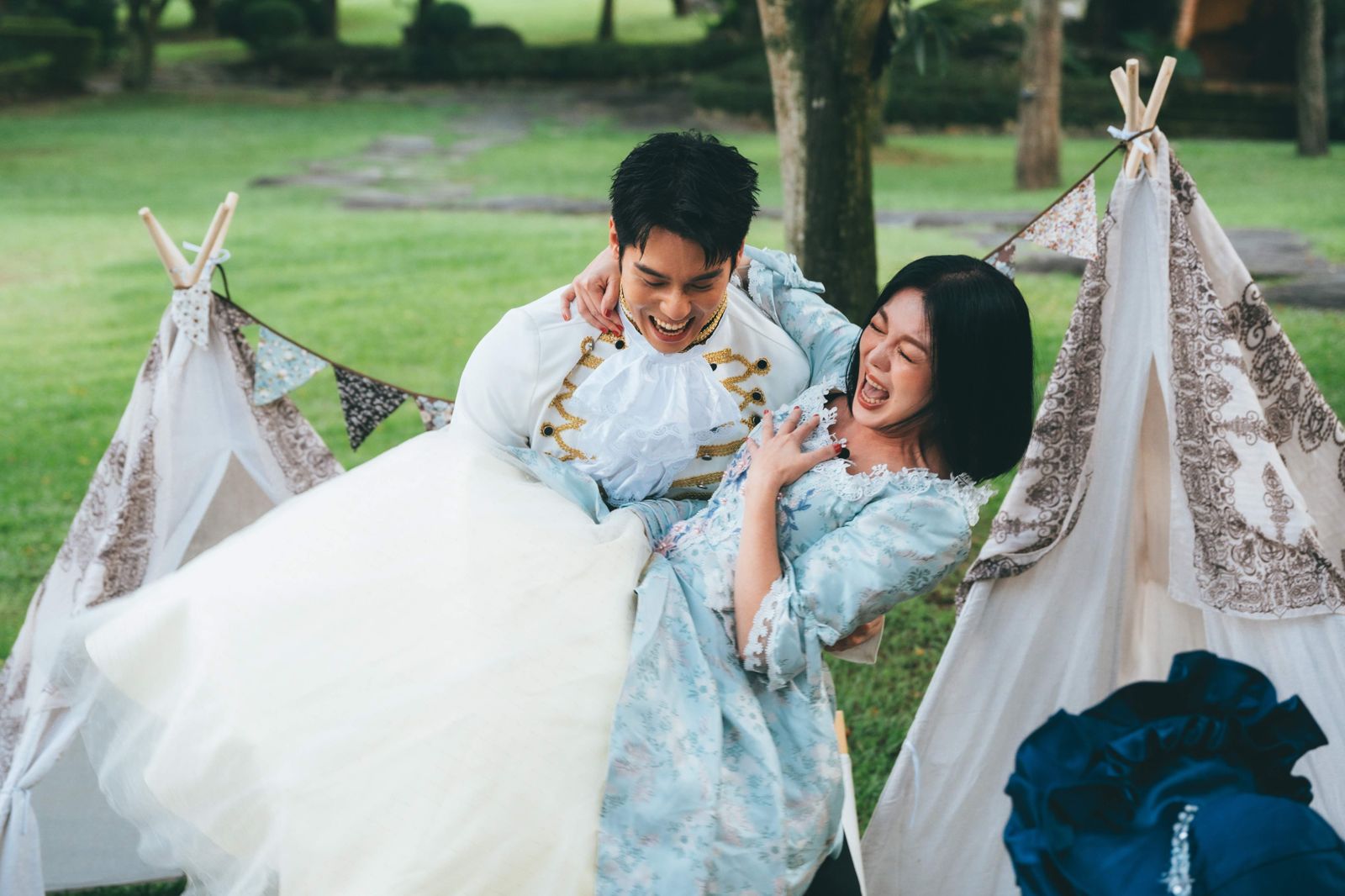 《旅明星》苗可麗質問周予天尺寸,被公主抱羞喊給過!東森綜合台提供