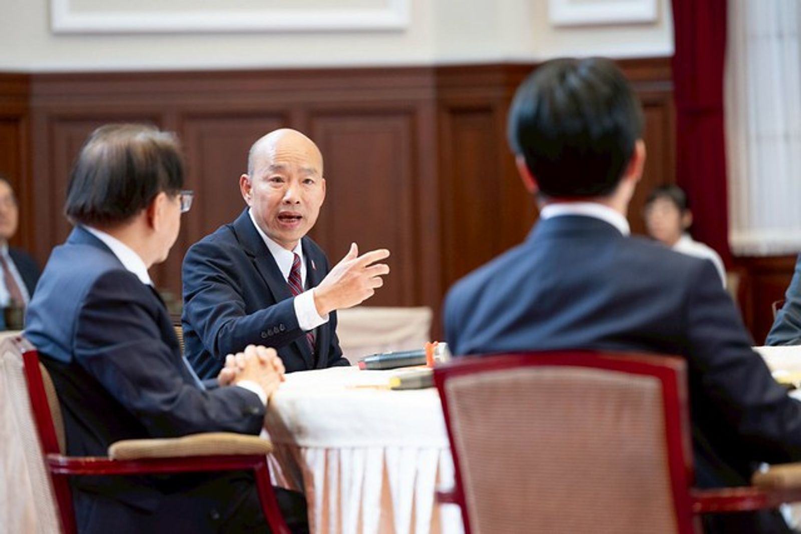 韓國瑜當面邀賴清德國情報告「統問統答」　總統府：合乎憲政程序下欣然前往