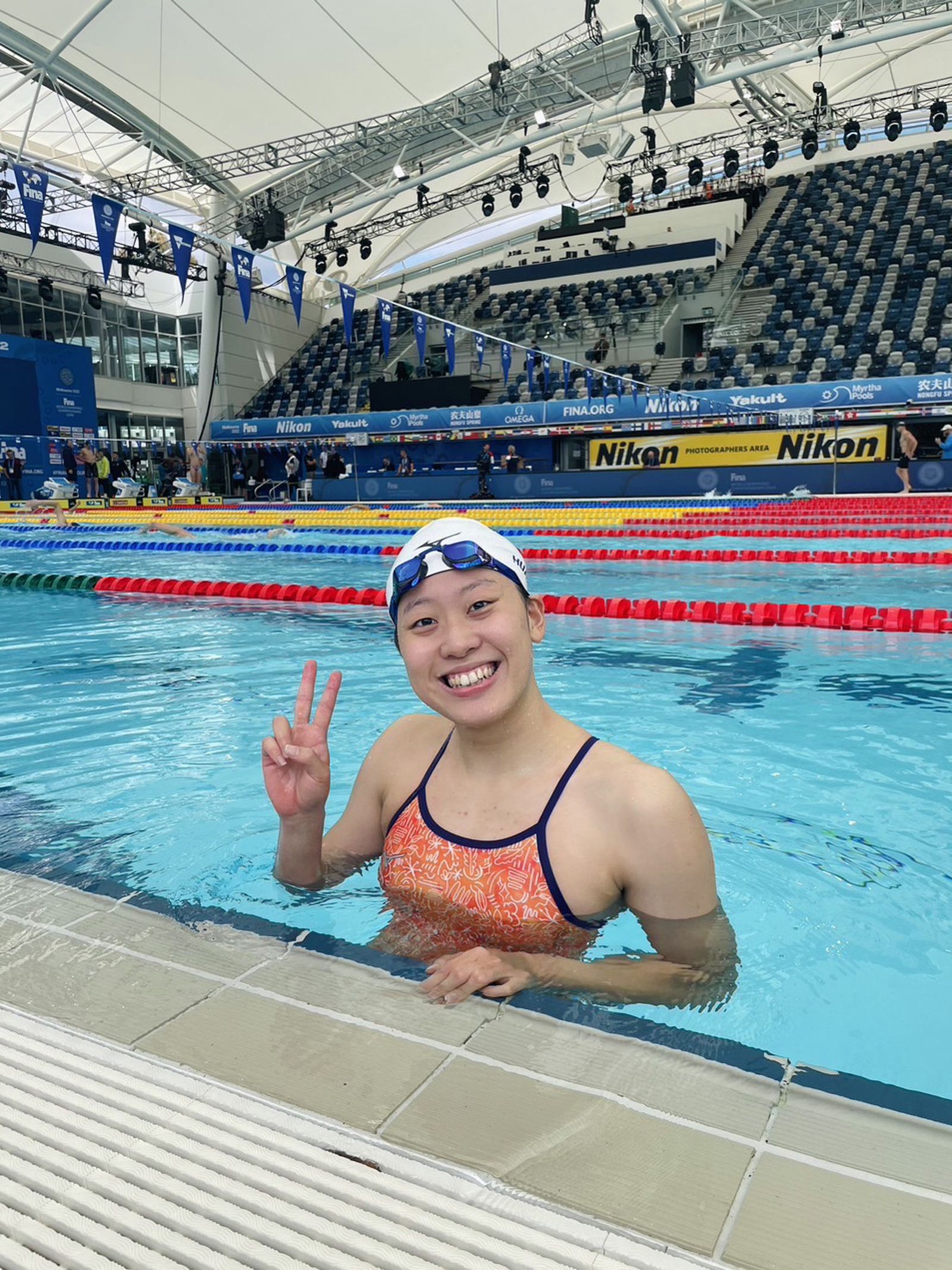 2025年世界運動會由女子水中運動蹼泳選手黃渼茜擔任開幕式掌旗官。體育署提供