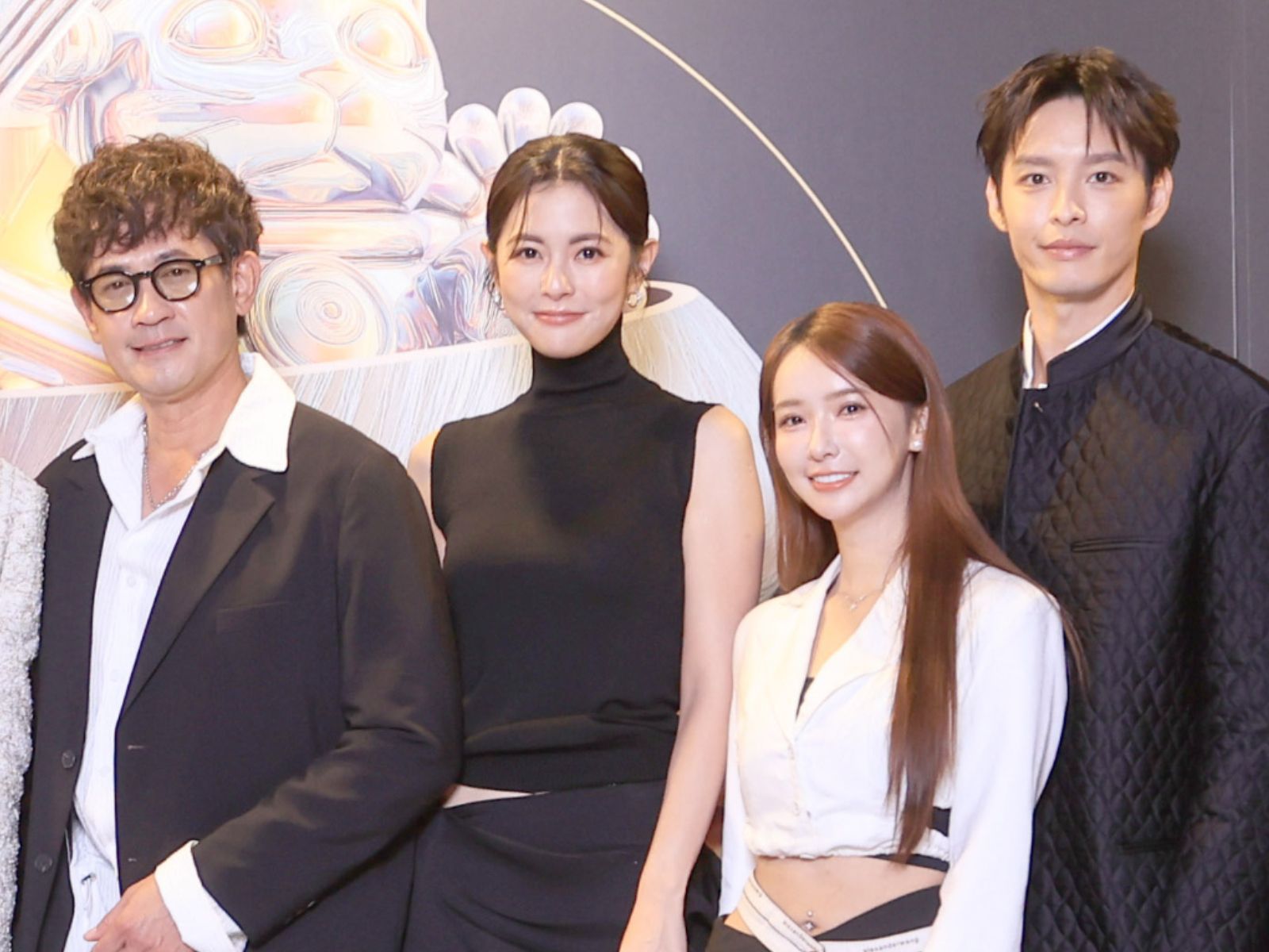 曾被粿粿「無邊界感」攔腰摟抱！曹佑寧尬認：很難不看到新聞